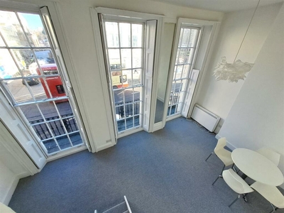 Studio flat for rent in Castle Square, Brighton, BN1