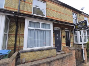 Terraced house to rent in Banbury Street, Watford WD18