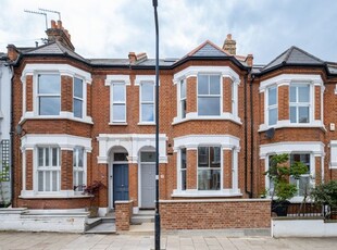 Terraced house to rent in Brayburne Avenue, London SW4