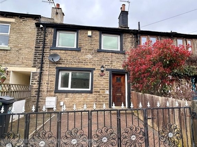 Terraced house to rent in Newsome Road South, Newsome, Huddersfield, West Yorkshire HD4