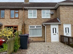 Terraced house to rent in The Close, Royston SG8