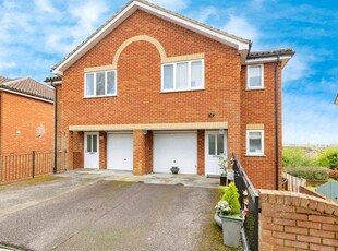Town house for sale in Hazelbank, Croxley Green, Rickmansworth WD3