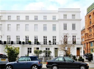 Town house to rent in Walton Place, Knightsbridge, London SW3