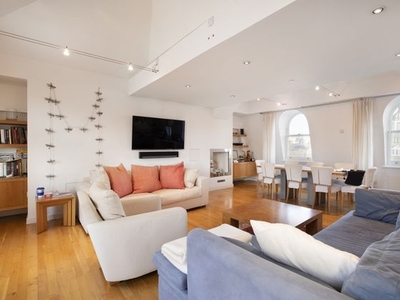 3 bedroom flat to rent Westminster, WC2E 8HN