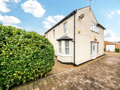 2 Bed House For Sale in South Reading, Berkshire, RG2 - 5358305