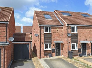2 bedroom end of terrace house for sale in Turner Close, Huntington Road, York, YO31
