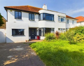 2 bedroom flat for sale in Nutley Drive, Goring-by-Sea, Worthing, BN12