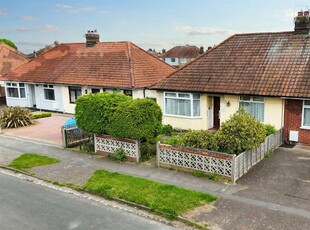 2 bedroom semi-detached bungalow for sale in Corton Road, Ipswich, IP3