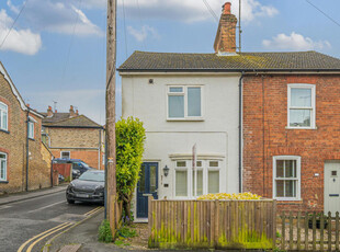 2 bedroom semi-detached house for sale in Cline Road, Guildford, GU1