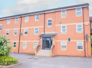 2 Bedroom Shared Living/roommate Leigh Wigan