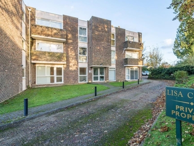 3 Bed Flat/Apartment For Sale in Basingstoke, Hampshire, RG21 - 5424410