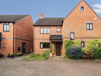 3 Bed House For Sale in Bicester, Oxfordshire, OX26 - 5021987