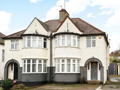 3 Bed House For Sale in Great North Way, Hendon, NW4 - 4534627