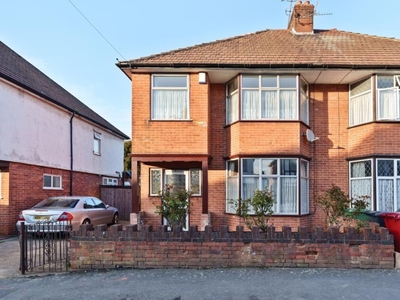 3 Bed House For Sale in Slough, Berkshire, SL1 - 5354632