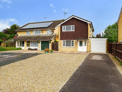 3 Bed House For Sale in Yarnton, Oxfordshire, OX5 - 5009789