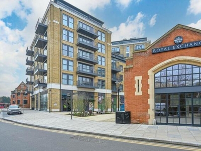 3 Bedroom Apartment Kingston Upon Thames Greater London