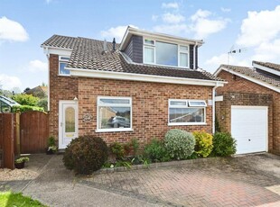 3 bedroom detached house for sale in Cranleigh Gardens, Whitstable, CT5