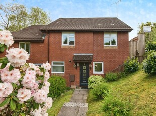 3 bedroom end of terrace house for sale in Foxglove Rise, Exeter, Devon, EX4