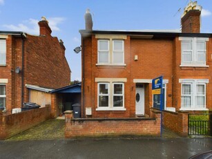 3 bedroom end of terrace house for sale in Stanley Road, Gloucester, Gloucestershire, GL1