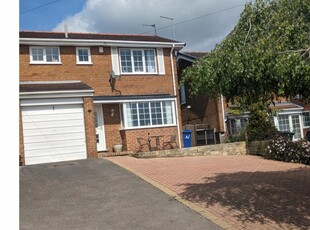 3 bedroom semi-detached house for sale in Eaton Square, Doncaster, DN5