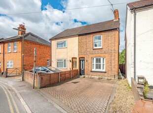 3 bedroom semi-detached house for sale in Manor Road, GUILDFORD, GU2