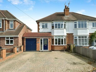 3 bedroom semi-detached house for sale in Rugby Road, Cubbington, Leamington Spa, CV32