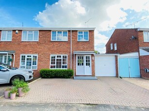 3 bedroom semi-detached house for sale in Slade Meadow, Radford Semele, Leamington Spa, CV31