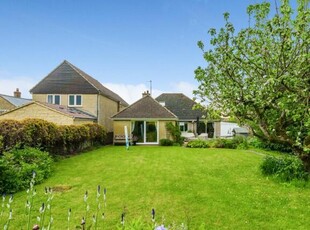 4 Bedroom Bungalow Fairford Gloucestershire