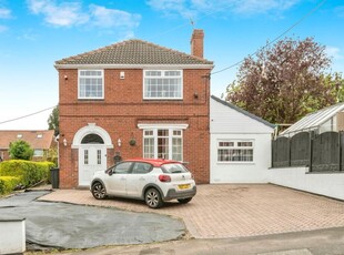 4 bedroom detached house for sale in Highfield Road, Conisbrough, Doncaster, DN12