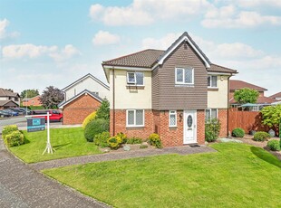 4 bedroom detached house for sale in Lincoln Close, Woolston, Warrington, WA1