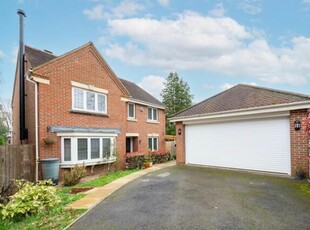 4 Bedroom House Surrey West Sussex