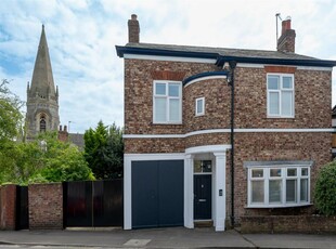 4 bedroom link detached house for sale in The Coach House, Heworth Road, York, YO31 0AD, YO31