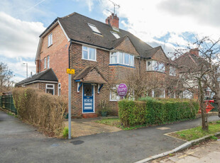 4 bedroom semi-detached house for sale in Beech Grove, Guildford, Surrey, GU2
