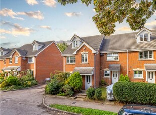 4 bedroom semi-detached house for sale in Holyrood Crescent, St. Albans, Hertfordshire, AL1