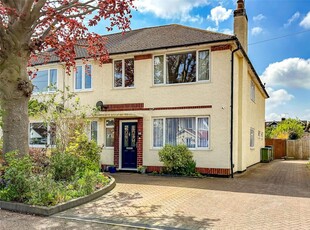 4 bedroom semi-detached house for sale in Oakwood Drive, St. Albans, Hertfordshire, AL4