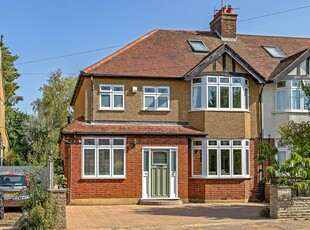 4 bedroom semi-detached house for sale in Seymour Road, St. Albans, AL3