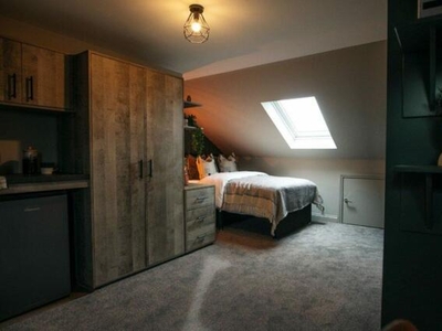 6 Bedroom Shared Living/roommate Swindon Wiltshire