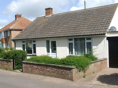 Bungalow to rent in North Street, North Petherton, Bridgwater TA6