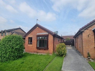 Bungalow to rent in Redwood Drive, Stockport SK6