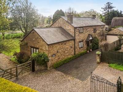 Cottage for sale in Church Street, Wroxton OX15