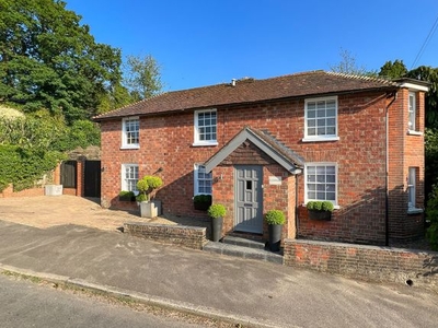 Cottage for sale in Woods Hill Lane, Ashurst Wood RH19