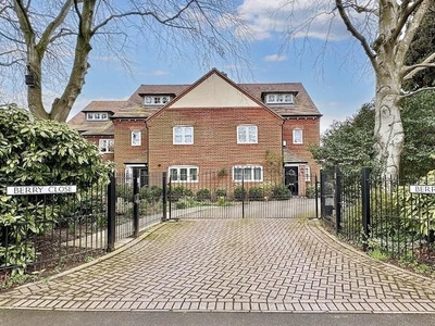 End terrace house to rent in Berry Close, Farringdon SN7