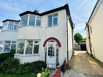 Detached house to rent in Demesne Road, Wallington, Surrey SM6