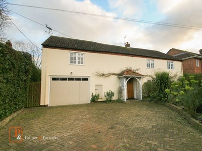 Detached house to rent in Elmstead Road, Colchester, Essex CO7