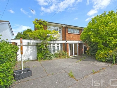 Detached house to rent in Shoebury Road, Southend-On-Sea SS1