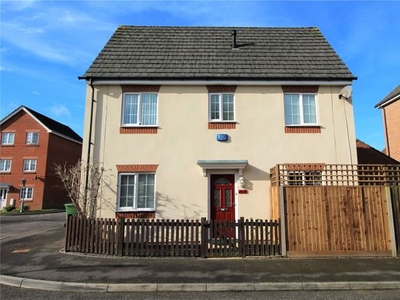 Detached house to rent in Vixen Drive, Aldershot GU12
