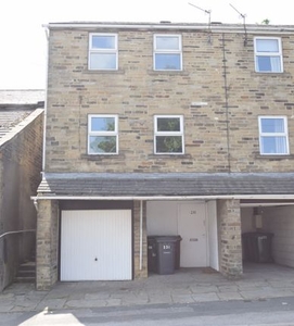 End terrace house to rent in Bradford Road, Clayton, Bradford BD14