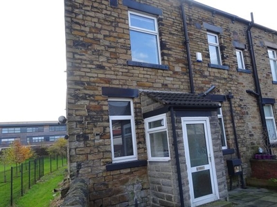 End terrace house to rent in Oakroyd Mount, Stanningley, Pudsey LS28