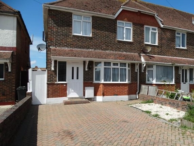 End terrace house to rent in Queens Road, Eastbourne BN23