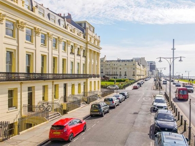 Flat for sale in Brunswick Terrace, Hove BN3